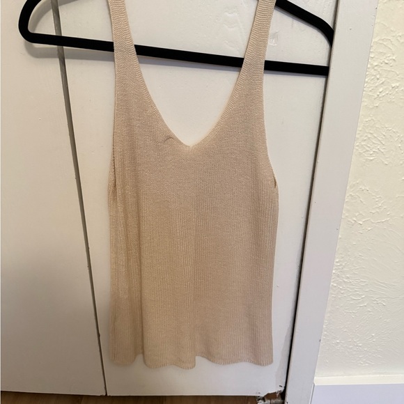 Elegant Cream Knit Tank Top - Picture 3 of 3
